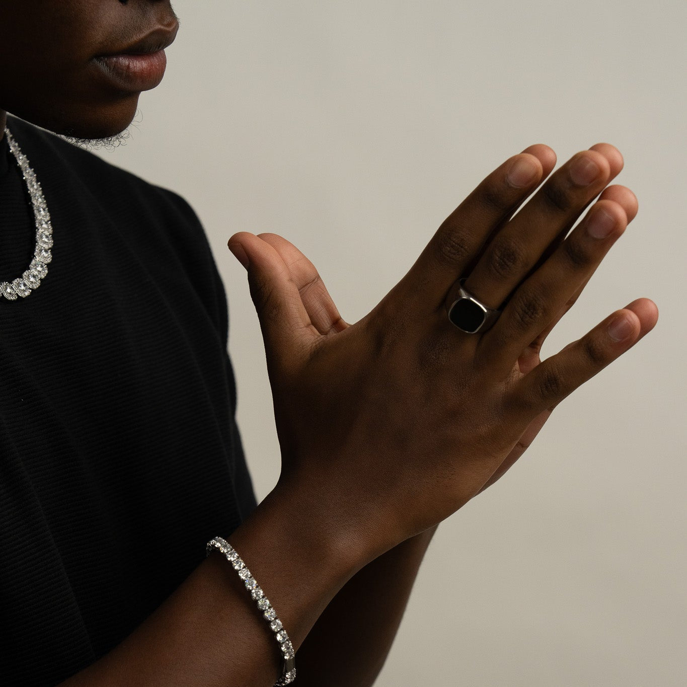 Cosmic Black Ring (White Gold)