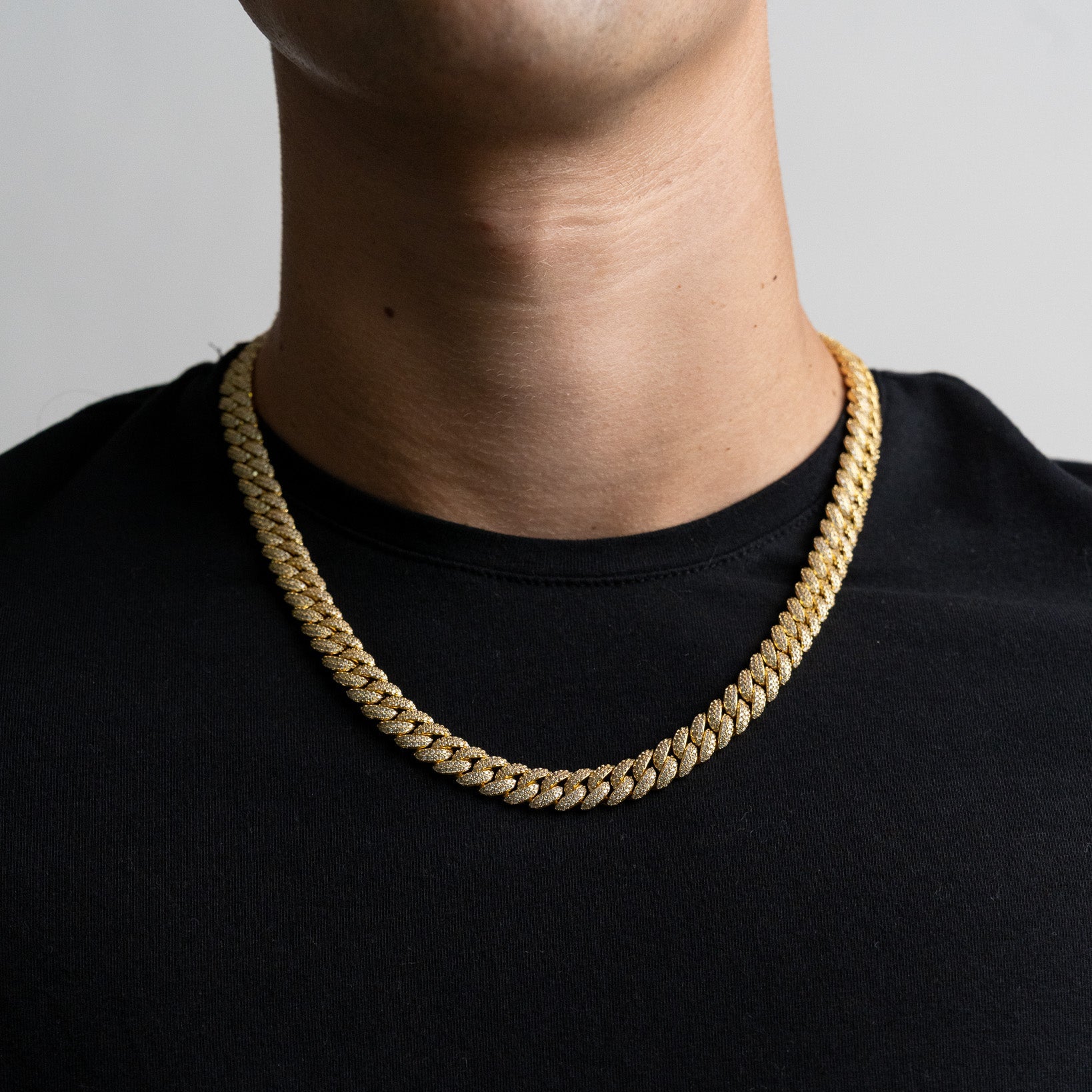 Iced Out Cuban Chain 10MM (Gold)
